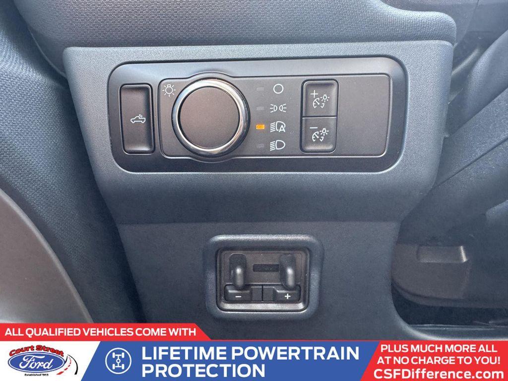 new 2025 Ford Maverick car, priced at $30,223