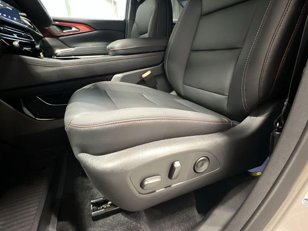 new 2026 Chevrolet Traverse car, priced at $56,333