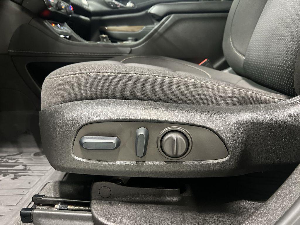 used 2023 GMC Acadia car, priced at $31,299