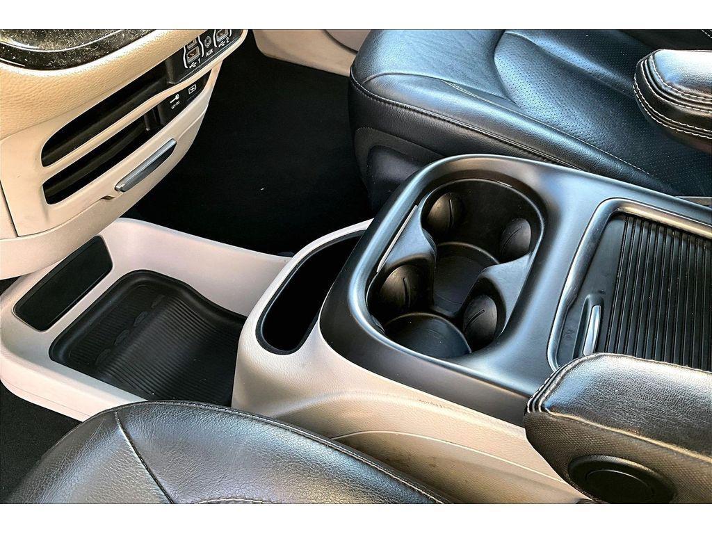 used 2022 Chrysler Pacifica Hybrid car, priced at $21,186