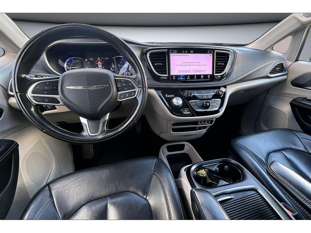 used 2022 Chrysler Pacifica Hybrid car, priced at $21,186