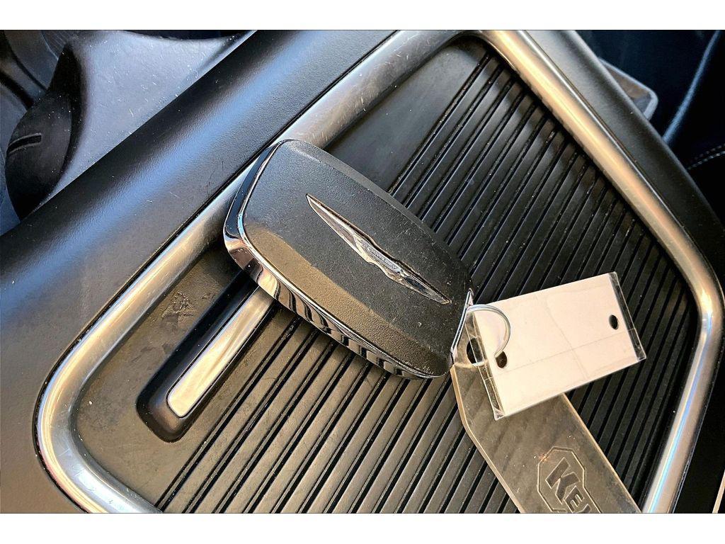 used 2022 Chrysler Pacifica Hybrid car, priced at $21,186