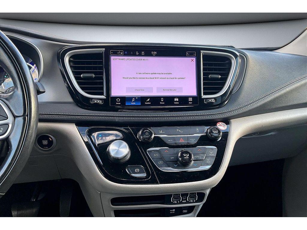 used 2022 Chrysler Pacifica Hybrid car, priced at $21,186