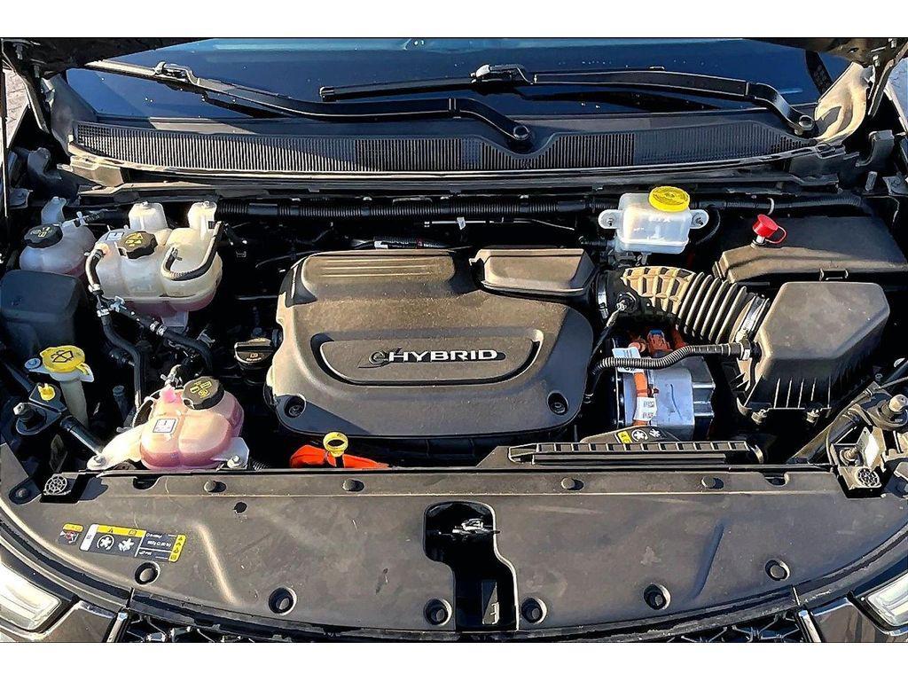 used 2022 Chrysler Pacifica Hybrid car, priced at $21,186