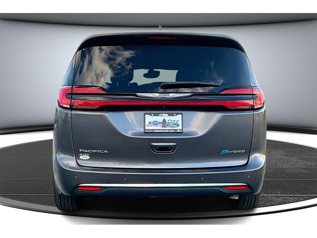 used 2022 Chrysler Pacifica Hybrid car, priced at $21,186