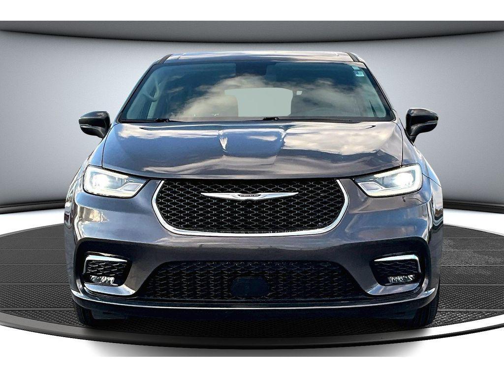 used 2022 Chrysler Pacifica Hybrid car, priced at $21,186