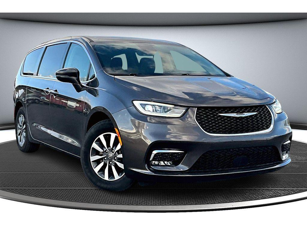 used 2022 Chrysler Pacifica Hybrid car, priced at $21,186