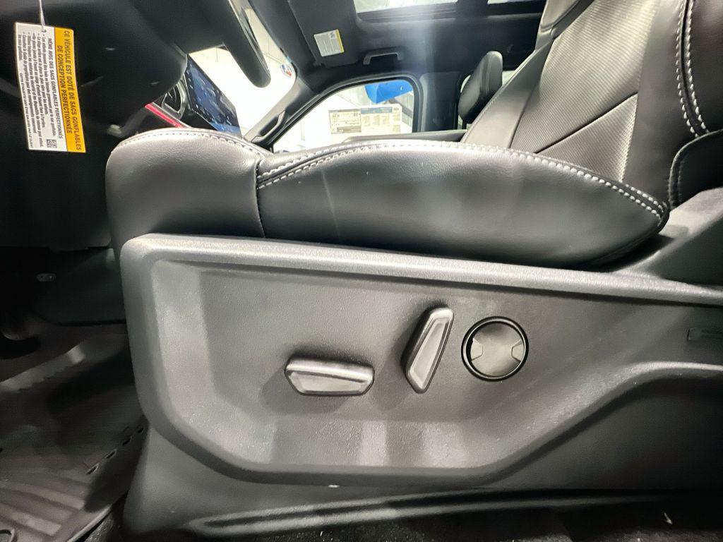 new 2025 Ford Expedition car, priced at $82,260