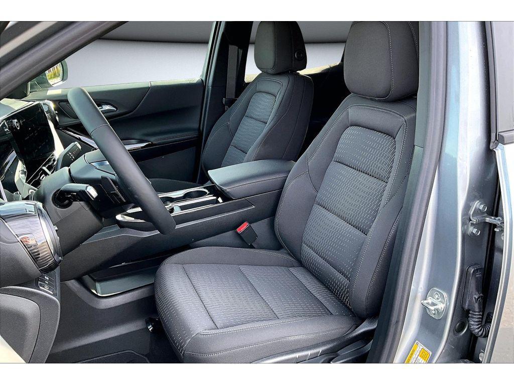 new 2026 Chevrolet Equinox car, priced at $30,495