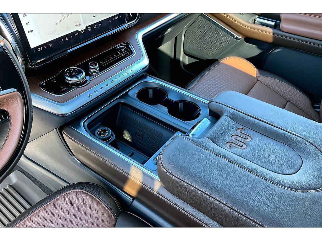 new 2025 Ford Expedition car, priced at $86,250