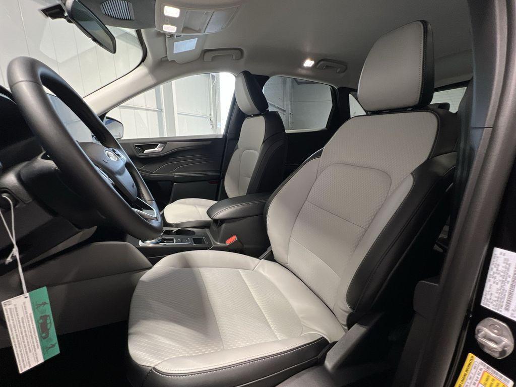 new 2025 Ford Escape PHEV car, priced at $32,024