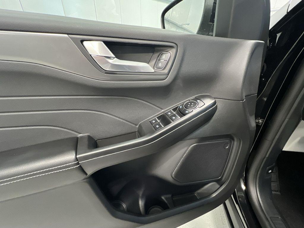 new 2025 Ford Escape PHEV car, priced at $32,024