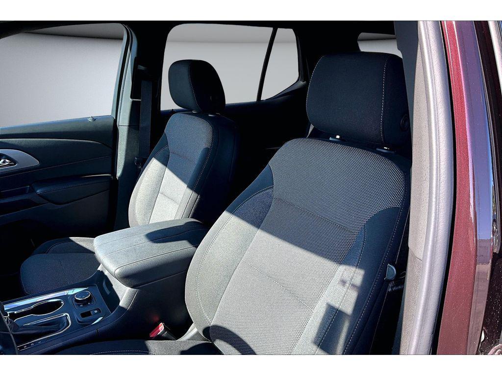 used 2022 Chevrolet Traverse car, priced at $29,399