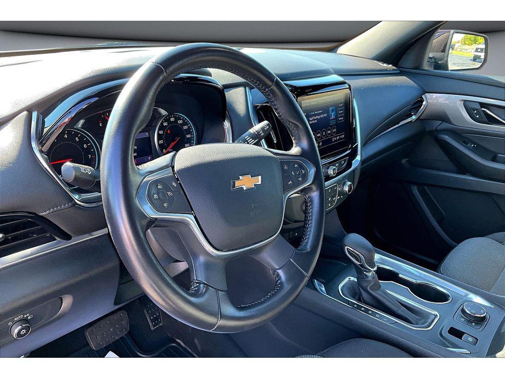 used 2022 Chevrolet Traverse car, priced at $29,399