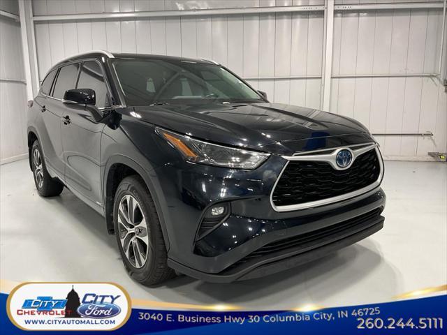 used 2022 Toyota Highlander Hybrid car, priced at $30,999