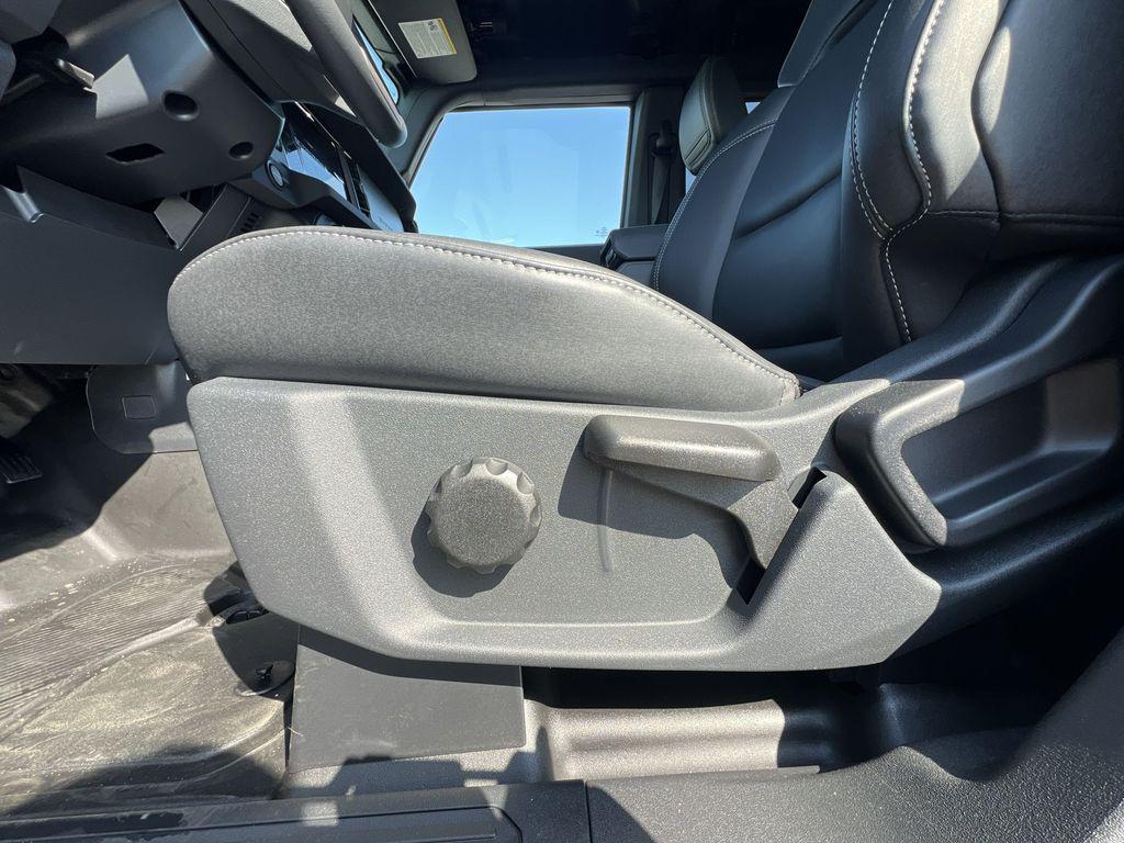 new 2025 Ford Bronco car, priced at $43,572