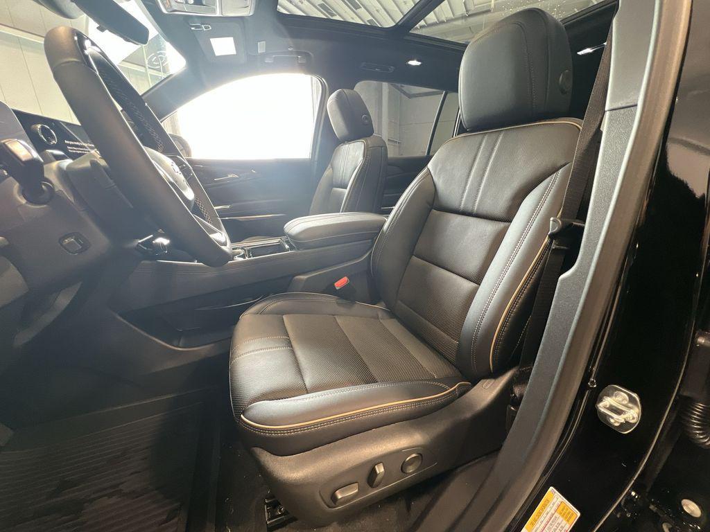 new 2026 Chevrolet Traverse car, priced at $57,744