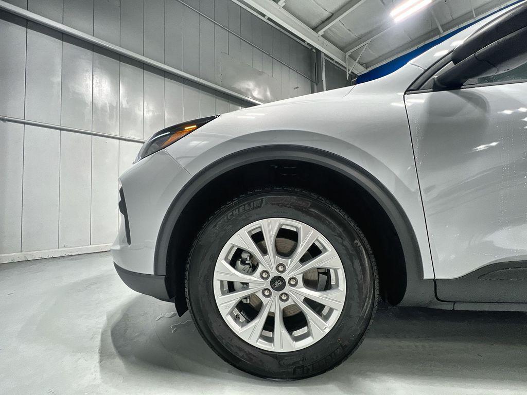 new 2025 Ford Escape car, priced at $25,037