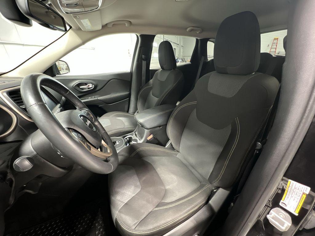 used 2016 Jeep Cherokee car, priced at $12,128