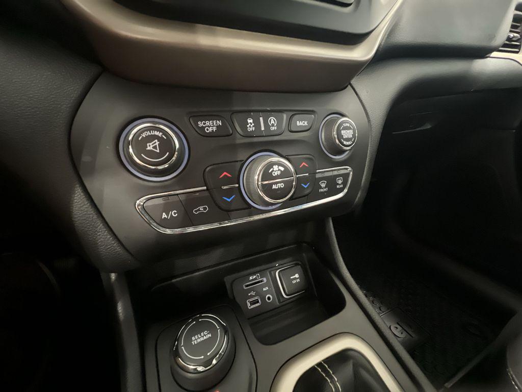 used 2016 Jeep Cherokee car, priced at $12,128