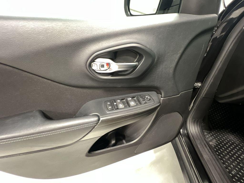 used 2016 Jeep Cherokee car, priced at $12,128
