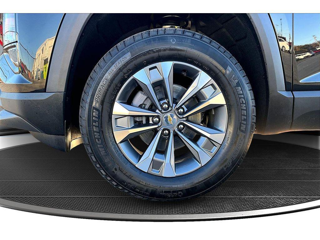 new 2026 Chevrolet Equinox car, priced at $34,185