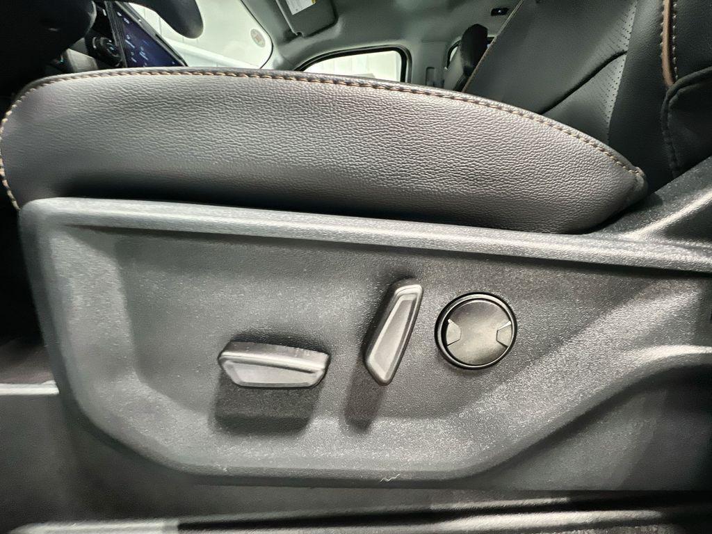 new 2025 Ford F-250 car, priced at $81,650