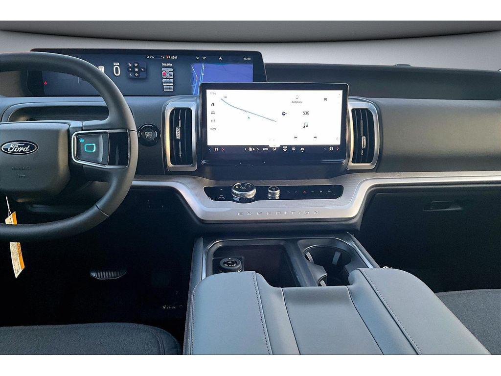 new 2025 Ford Expedition car, priced at $66,885