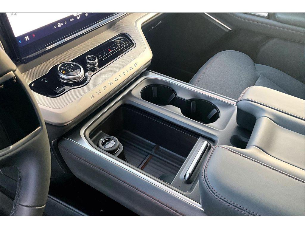 new 2025 Ford Expedition car, priced at $66,885