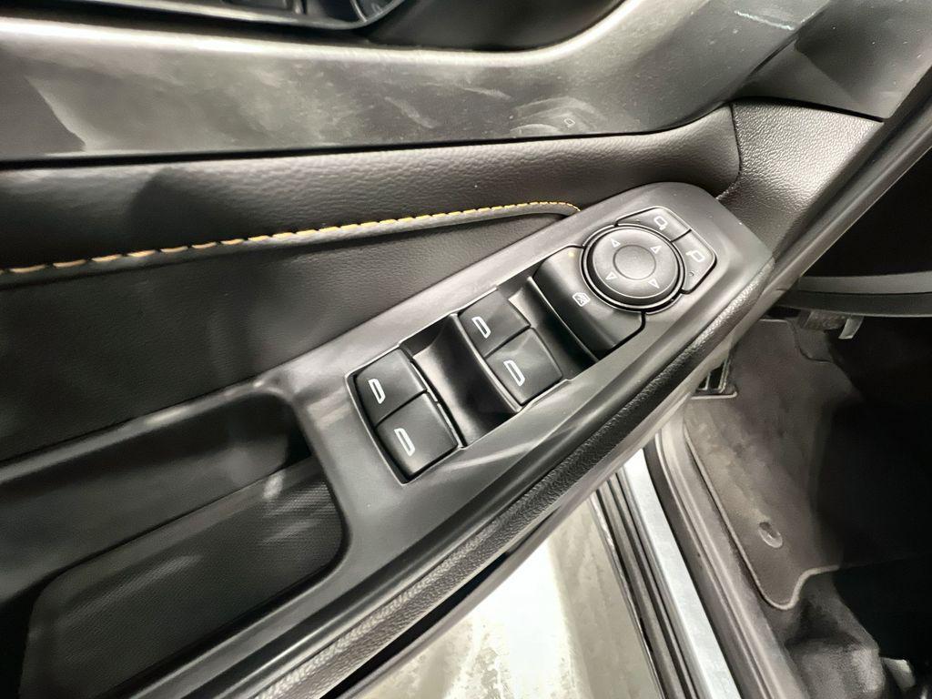 used 2021 Chevrolet Traverse car, priced at $26,291
