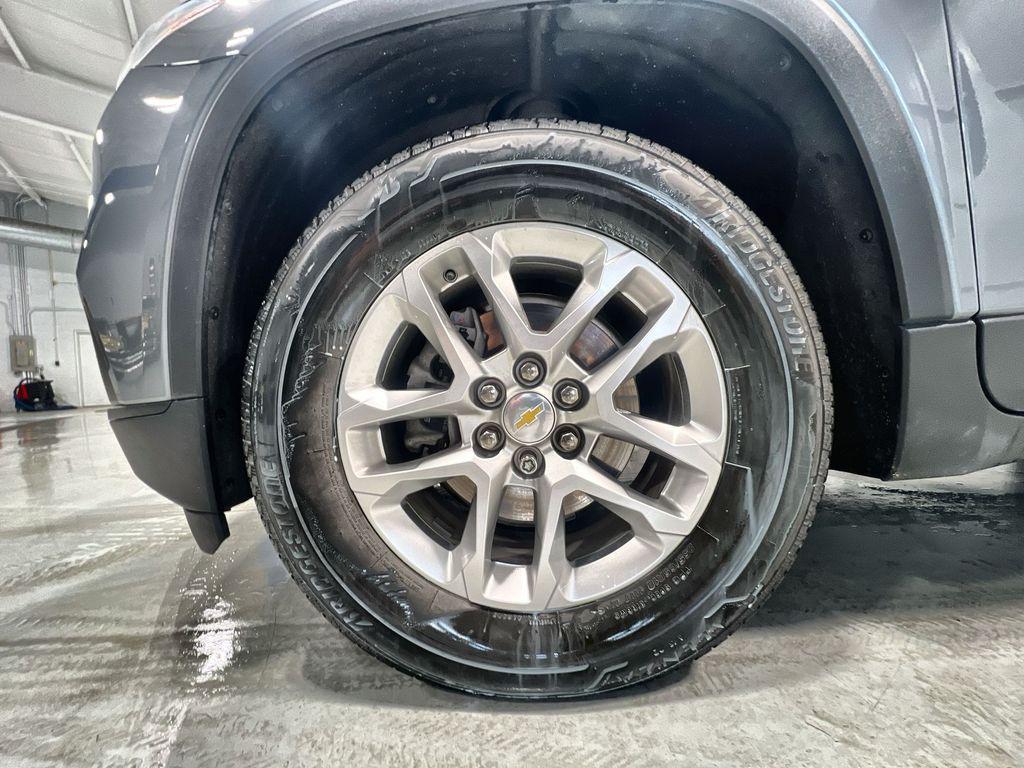 used 2021 Chevrolet Traverse car, priced at $26,291