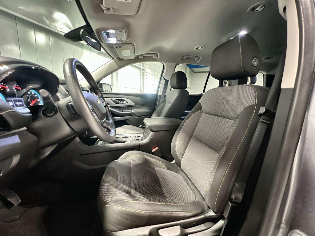 used 2021 Chevrolet Traverse car, priced at $26,291