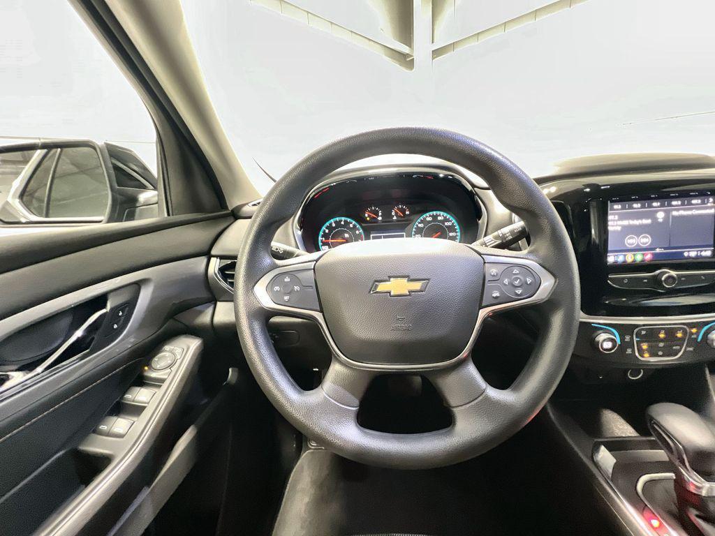 used 2021 Chevrolet Traverse car, priced at $26,291