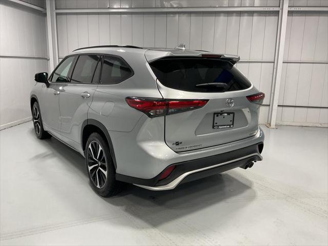 used 2021 Toyota Highlander car, priced at $30,319