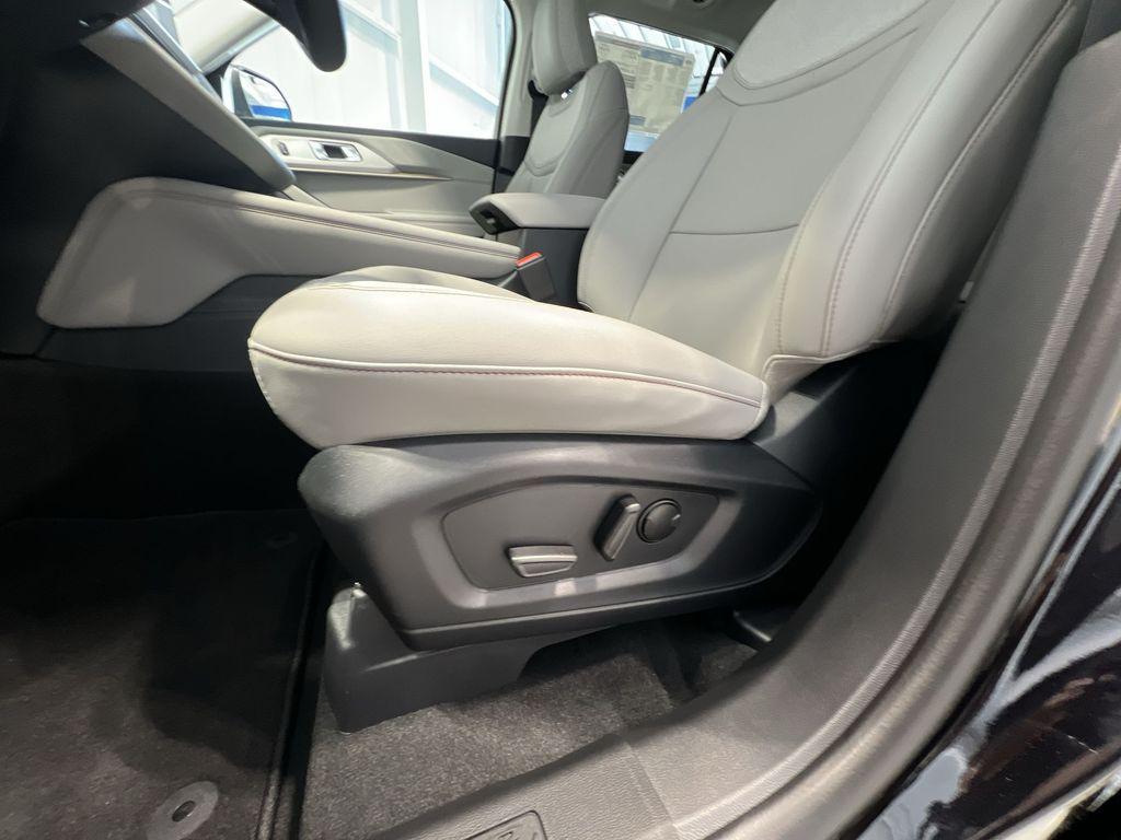 new 2025 Ford Explorer car, priced at $44,254
