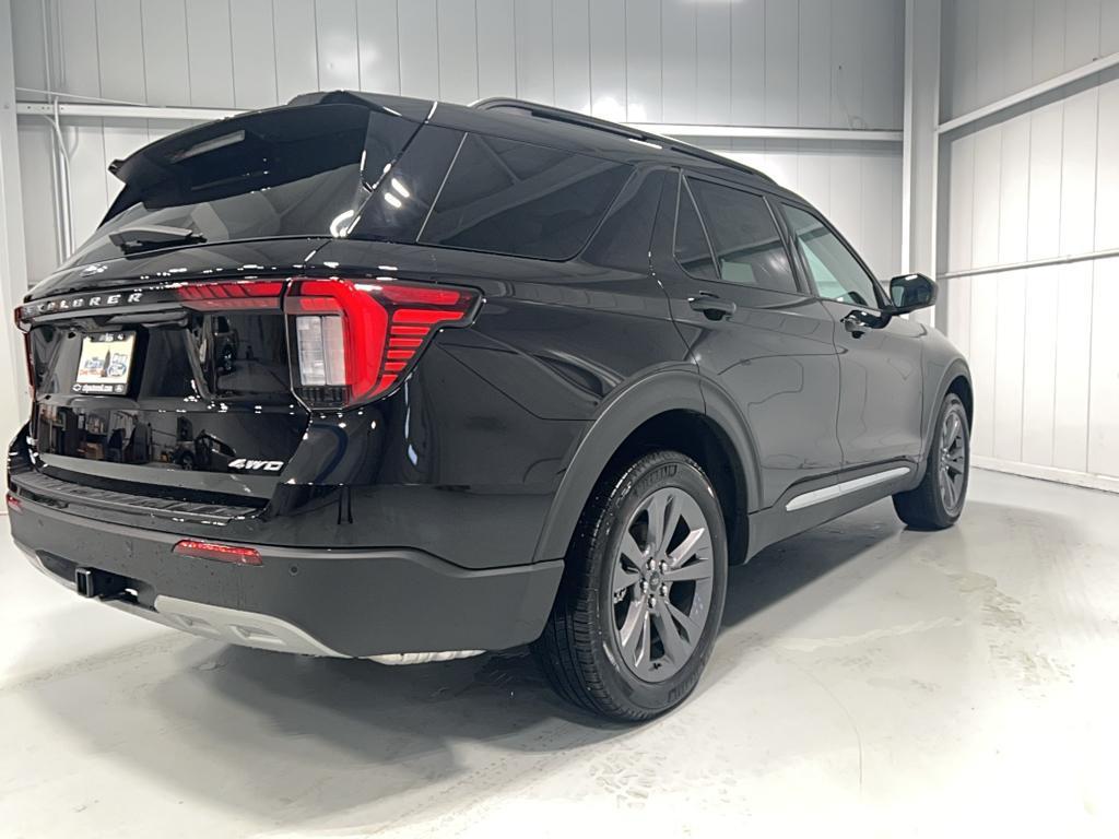 new 2025 Ford Explorer car, priced at $43,960