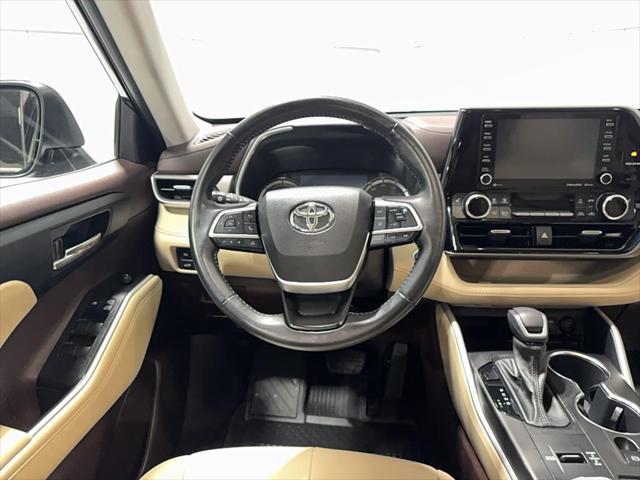 used 2022 Toyota Highlander Hybrid car, priced at $36,299