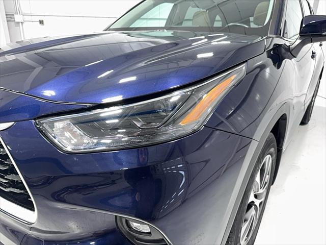 used 2022 Toyota Highlander Hybrid car, priced at $36,299