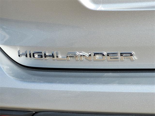 used 2024 Toyota Highlander car, priced at $39,290
