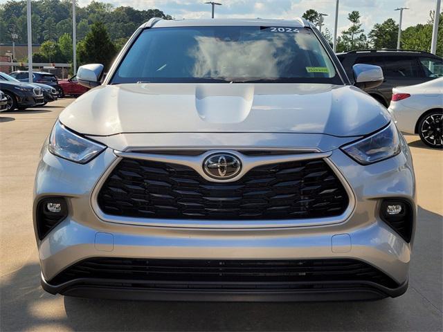 used 2024 Toyota Highlander car, priced at $39,290