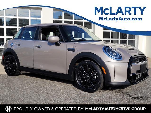 used 2024 MINI Hardtop car, priced at $24,990