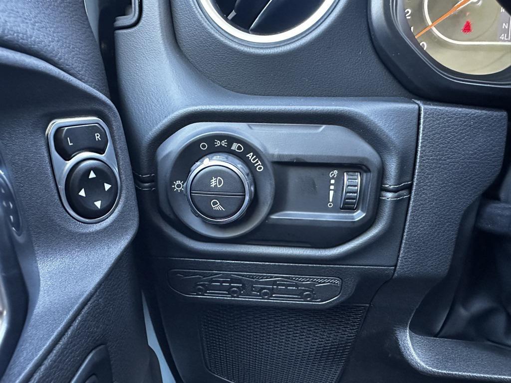 new 2025 Jeep Gladiator car, priced at $49,935
