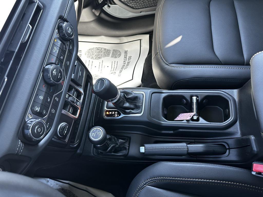 new 2025 Jeep Gladiator car, priced at $49,935