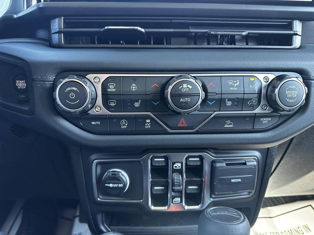 new 2025 Jeep Gladiator car, priced at $49,935