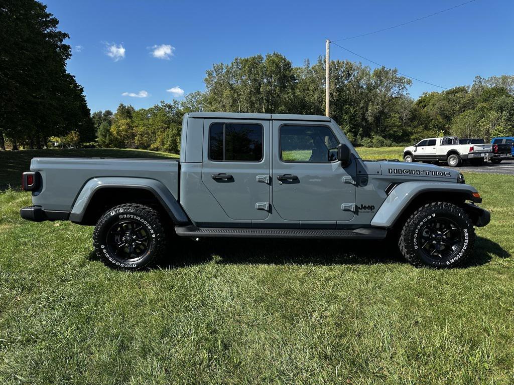 new 2025 Jeep Gladiator car, priced at $49,935