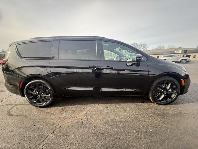 new 2025 Chrysler Pacifica car, priced at $52,545