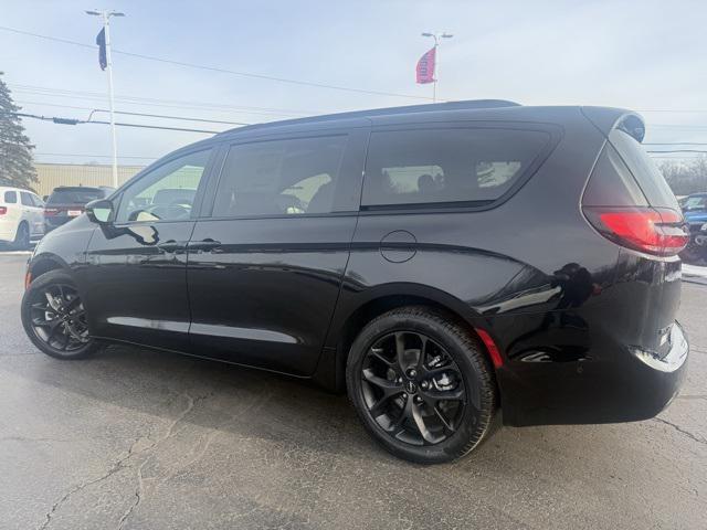 new 2025 Chrysler Pacifica car, priced at $52,545