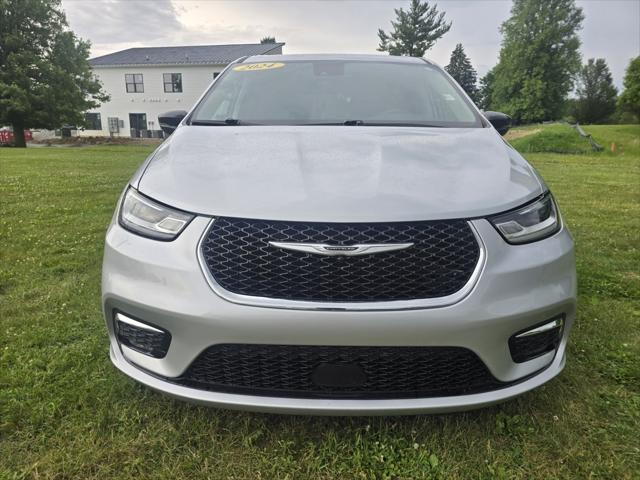 used 2024 Chrysler Pacifica car, priced at $32,361