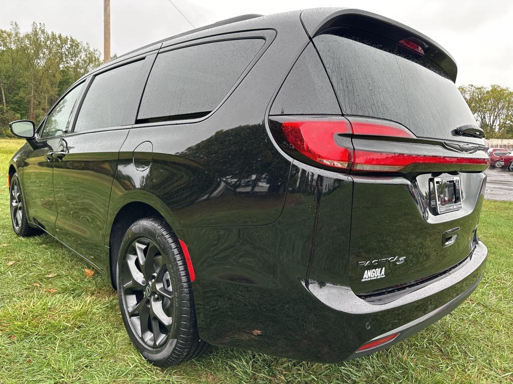 new 2026 Chrysler Pacifica car, priced at $52,535