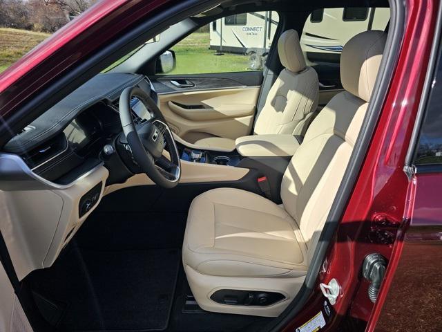 new 2025 Jeep Grand Cherokee car, priced at $52,435